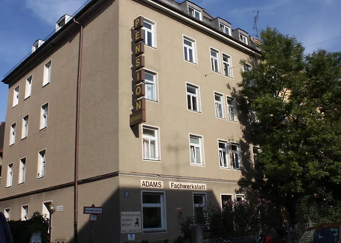 Hotel Pension Schmellergarten München